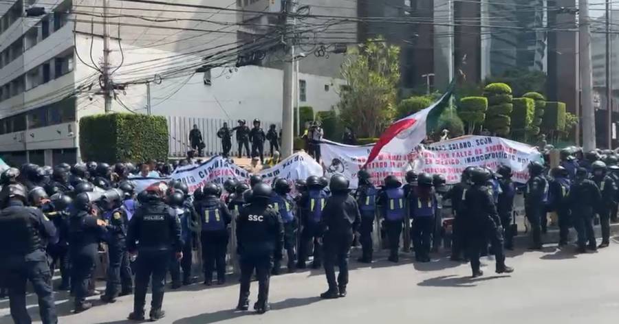 JUFED denuncia encapsulamiento policial durante protesta por independencia judicial en Perisur 