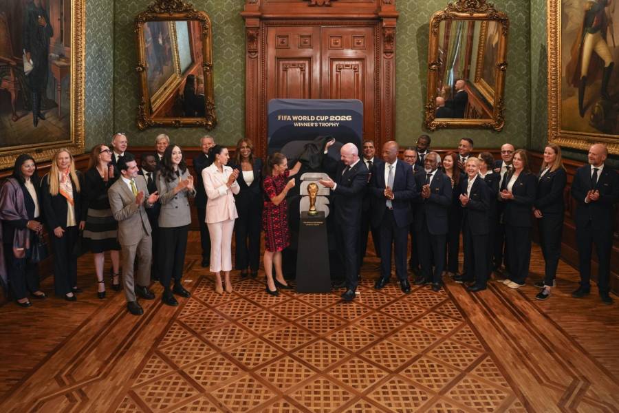 M&eacute;xico da la bienvenida al Mundial 2026 con la recepci&oacute;n del trofeo en Palacio Nacional