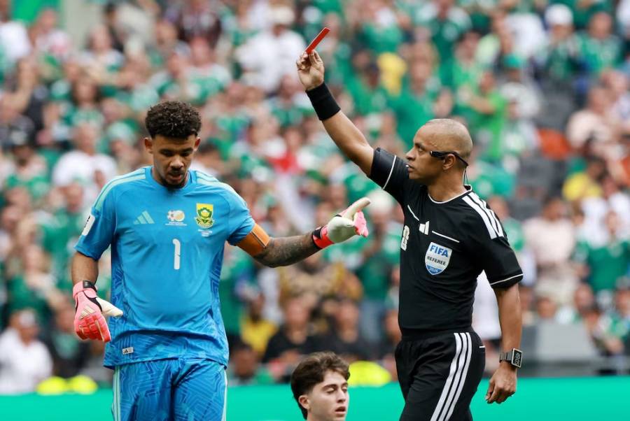 Sudáfrica se queda con nueve jugadores tras doble expulsión en el Estadio Ciudad de México    