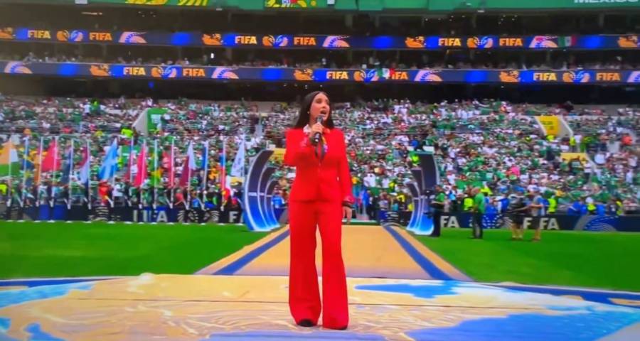 Salma Hayek da la bienvenida al mundo en la apertura histórica del Mundial 2026 
