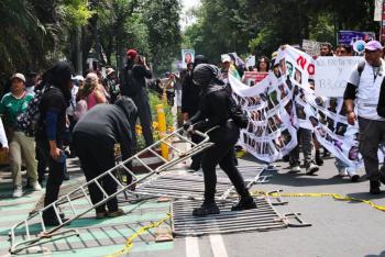 Encapuchados protagonizan enfrentamientos en inauguraci&oacute;n del Mundial 2026 en Estadio Ciudad de M&eacute;xico