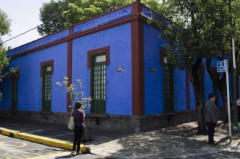 Autom&oacute;vil impacta fachada de la Casa Azul sin causar da&ntilde;os al patrimonio de Frida Kahlo