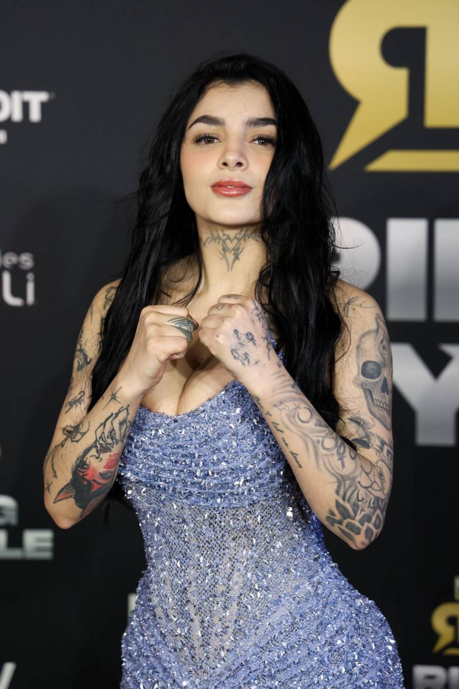 Karely Ruiz enfrenta críticas por exhibir a usuaria que la cuestionó en redes 