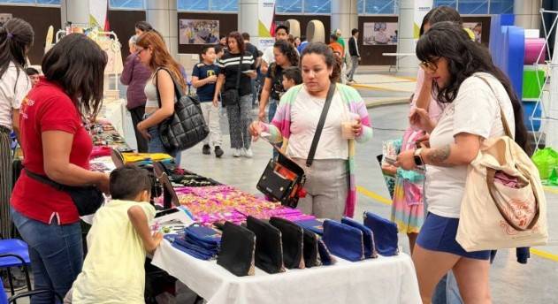 M&aacute;s de 3 mil personas celebran la Lengua de Se&ntilde;as Mexicana