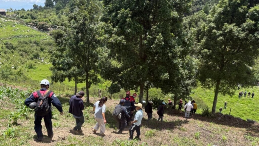 Rescatan cuerpo de hombre de 33 a&ntilde;os que cay&oacute; a una cavidad de 38 metros en Oaxaca