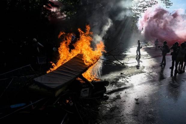 Protesta contra cumbre del G7 deriva en enfrentamientos en Ginebra