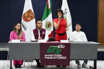 UTH y gobierno municipal firman convenio; 100 estudiantes obtendr&aacute;n t&iacute;tulo TSU sin costo