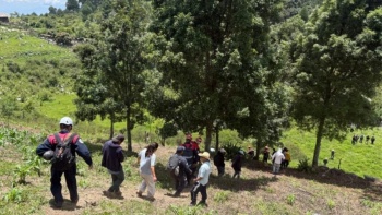Rescatan cuerpo de hombre de 33 a&ntilde;os que cay&oacute; a una cavidad de 38 metros en Oaxaca