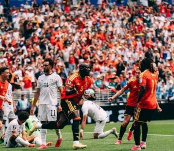B&eacute;lgica sobrevive al golpe de Egipto en su debut mundialista