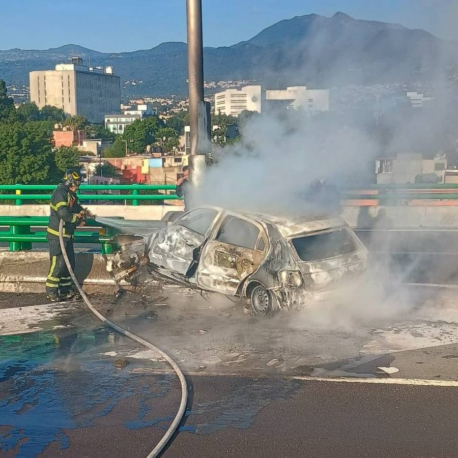 Conductor muere calcinado tras accidente en el Segundo Piso del Periférico