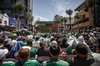 Fan Fest del Z&oacute;calo se llena durante el M&eacute;xico vs Corea del Sur