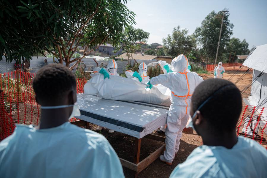 OMS alerta por rápida propagación del ébola en África; suman cientos de casos y más de un centenar de muertes