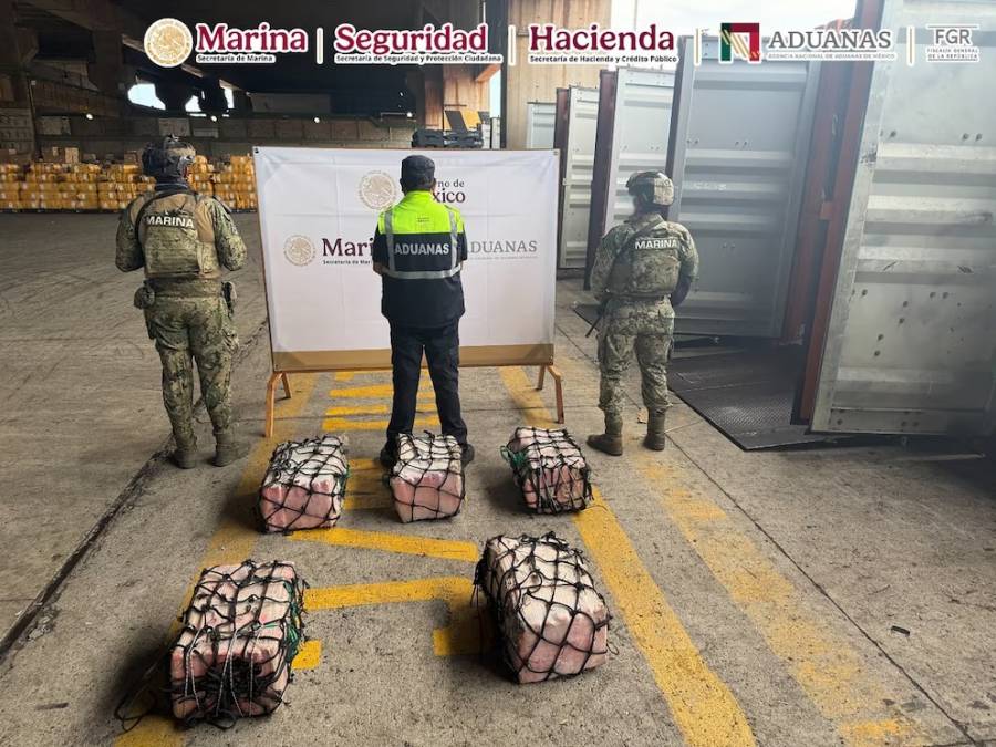 Semar asegura 137 kilos de coca&iacute;na en puerto de L&aacute;zaro C&aacute;rdenas; cinco detenidos
