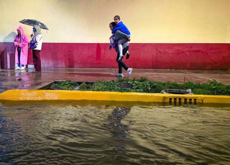 Lluvias fuertes y rachas de viento marcarán el clima de este viernes en la Ciudad de México