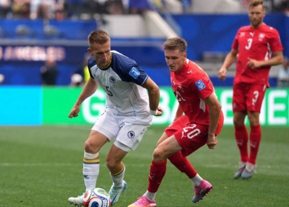 Suiza supera a Bosnia con goleada y busca la clasificación