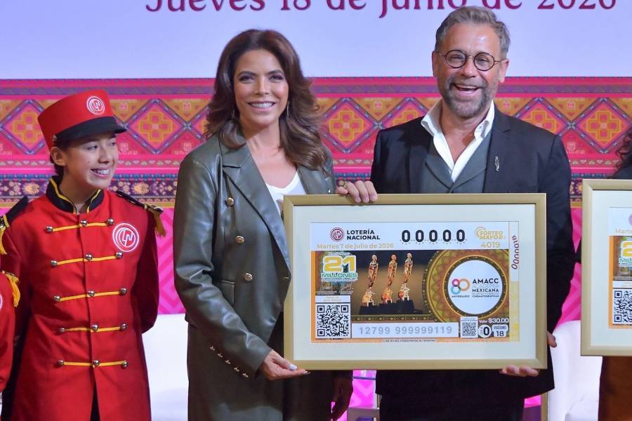 Loter&iacute;a Nacional celebra ocho d&eacute;cadas de la AMACC con emisi&oacute;n de billete conmemorativo del cine mexicano