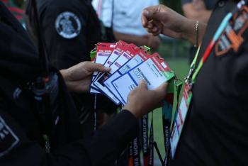 Detienen a 10 personas con acreditaciones falsas en partido MeacutexicoCorea