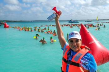 Mara Lezama encabeza el XX Marat&oacute;n de Aguas Abiertas de Bacalar con m&aacute;s de mil 500 nadadores