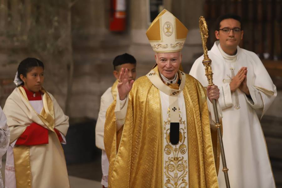 Cardenal Aguiar destaca el compromiso de los padres que cr&iacute;an solos a sus hijos
