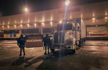 Recuperan tr&aacute;iler robado con carga millonaria en Ecatepec; transportaba 18 toneladas de az&uacute;car