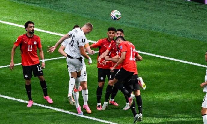 Egipto remonta a Nueva Zelanda con Salah y hace historia