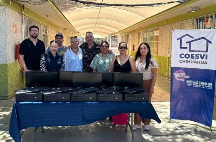 Coesvi dona equipo de cómputo a primaria en zona vulnerable de Chiapas