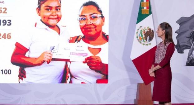 Gobierno federal dispersar&aacute; en agosto entrega de apoyos para &uacute;tiles y uniformes