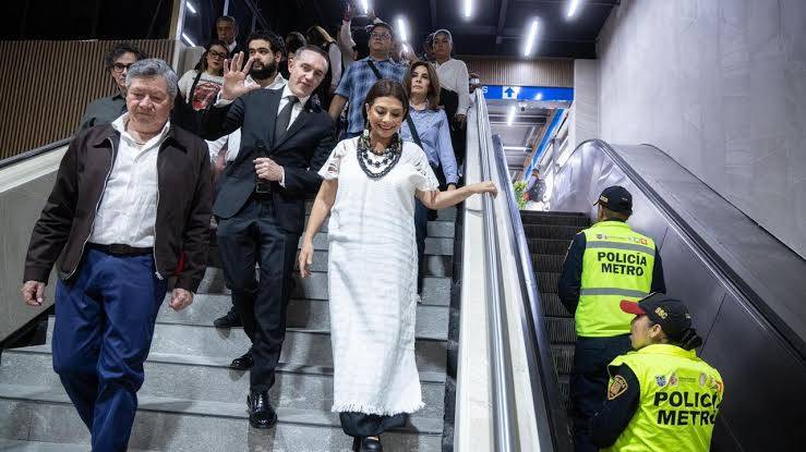 Brugada entrega modernizaci&oacute;n de la L&iacute;nea 2 del Metro de CDMX
