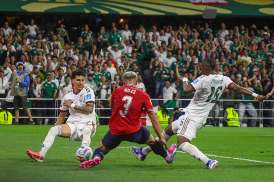 M&eacute;xico ampl&iacute;a ventaja ante Chequia con gol de Juli&aacute;n Qui&ntilde;ones al 61