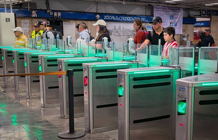 Reabren la estación Zócalo de la Línea 2 del Metro, aunque persisten fallas en equipos de acceso