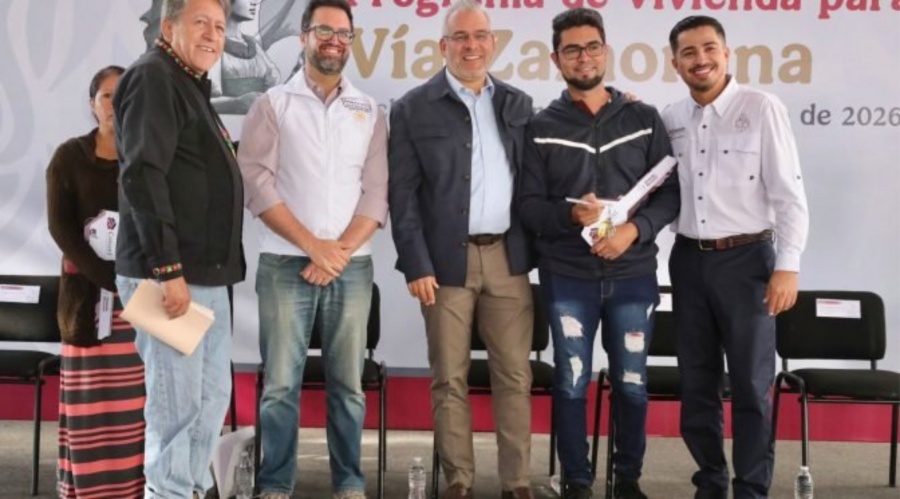 Michoacán eleva a 82 mil la meta de viviendas dignas para familias; entregan primeras casas en Yurécuaro