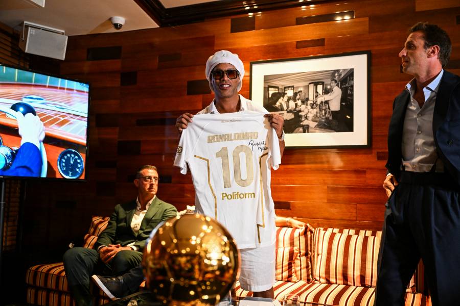 Ronaldinho vuelve al futbol profesional con un sorpresivo fichaje en Italia