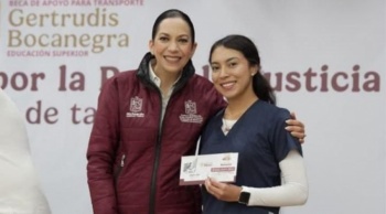 M&aacute;s de 204 mil estudiantes de preparatoria y universidad reciben becas en Michoac&aacute;n