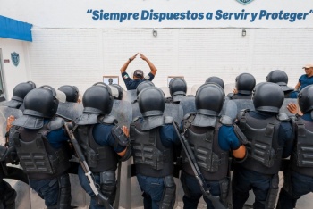 Polic&iacute;a Auxiliar de Puebla y Michoac&aacute;n inician intercambio de capacitaci&oacute;n antimot&iacute;n
