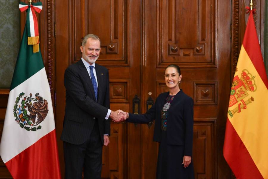Rey Felipe VI se reúne con Claudia Sheinbaum en Palacio Nacional tras años de tensión diplomática