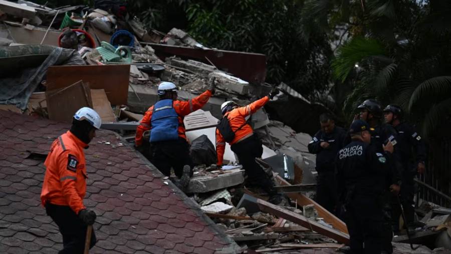 Víctimas de los terremotos en Caracas: familias esperan rescates entre los escombros