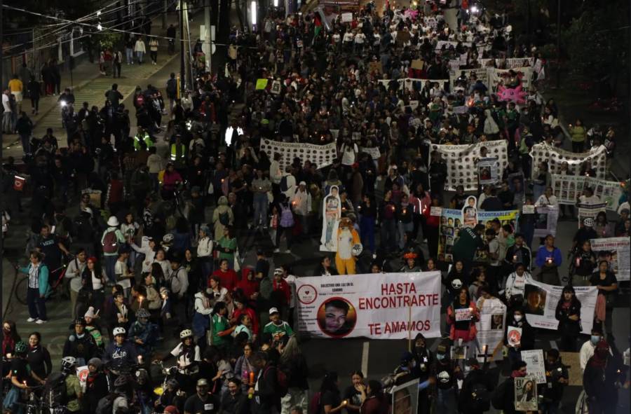 Gobierno capitalino restringe acceso de prensa en protesta de familias buscadoras rumbo al Estadio Ciudad de México   