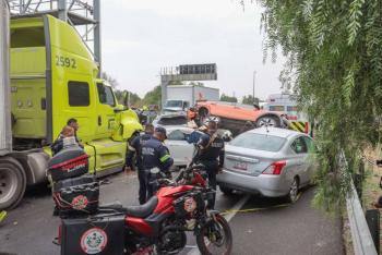 Choque m&uacute;ltiple en Tijuana deja 26 personas lesionadas y afecta a 35 veh&iacute;culos