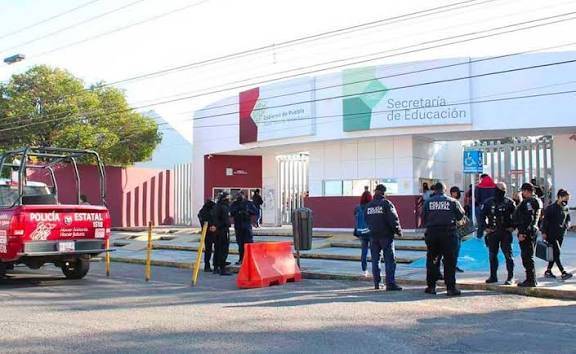 Juez confirma detención de funcionarios mexiquenses acusados de fraude y venta de plazas docentes