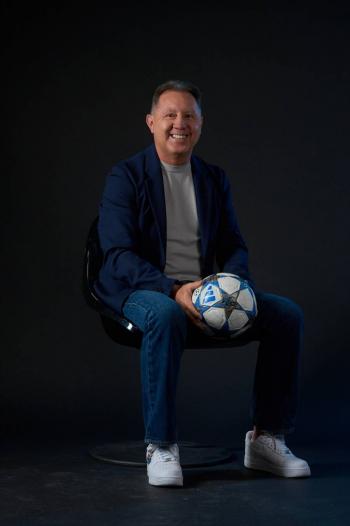 Alex Aguinaga: “Ecuador ha recuperado solidez defensiva, la afici&oacute;n estar&aacute; en el estadio y el equipo llegar&aacute; motivado”