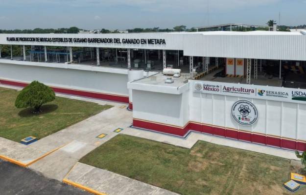 Sheinbaum inaugura planta binacional contra el gusano barrenador