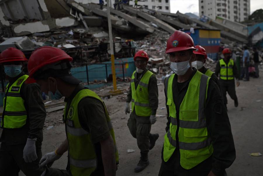 Réplica de magnitud 4.6 vuelve a sacudir el norte de Venezuela en medio de las labores de rescate
