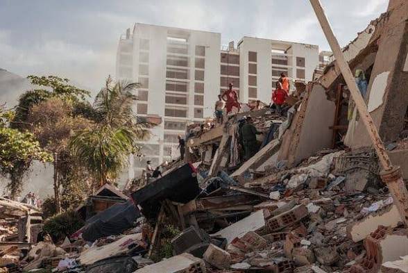 Sheinbaum: México enviará más militares rescatistas a Venezuela si se requieren