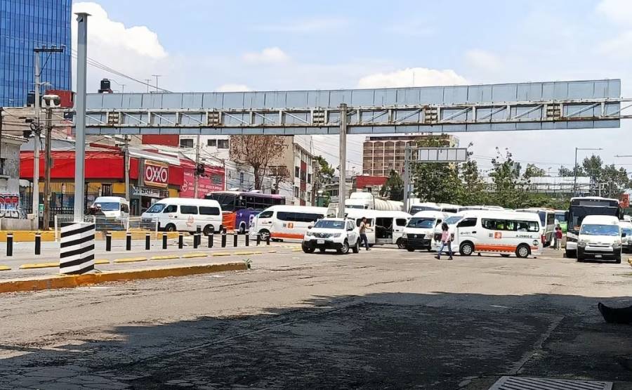 Transportistas bloquean Metro Cuatro Caminos por inconformidad con Mexicable Línea 3