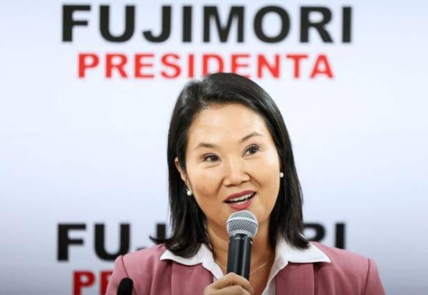 Keiko Fujimori gana la presidencia de Perú por estrecho margen