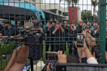 Selecci&oacute;n de Ir&aacute;n se despide de Tijuana entre el apoyo de aficionados mexicanos