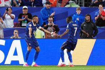 Francia derrota 3-0 a Suecia con doblete de Mbapp&eacute;