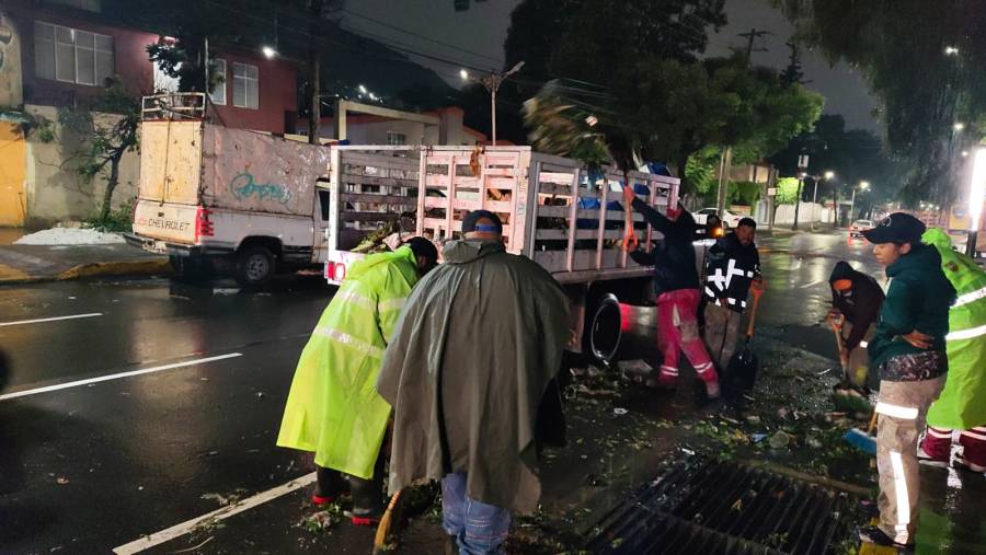 Gustavo A. Madero despliega operativo tras granizada en Cuautepec