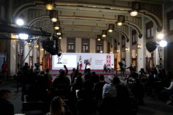 Sheinbaum llama a preservar la memoria hist&oacute;rica del fraude de 2006 entre las nuevas generaciones