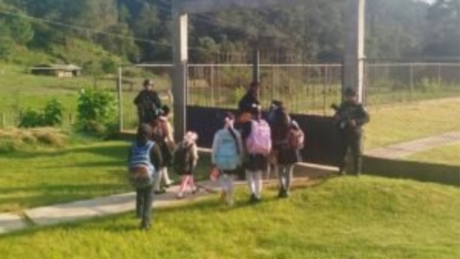 Policía Estatal refuerza vigilancia en escuelas de Fresnos de Puerto Rico, Ajuchitlán del Progreso